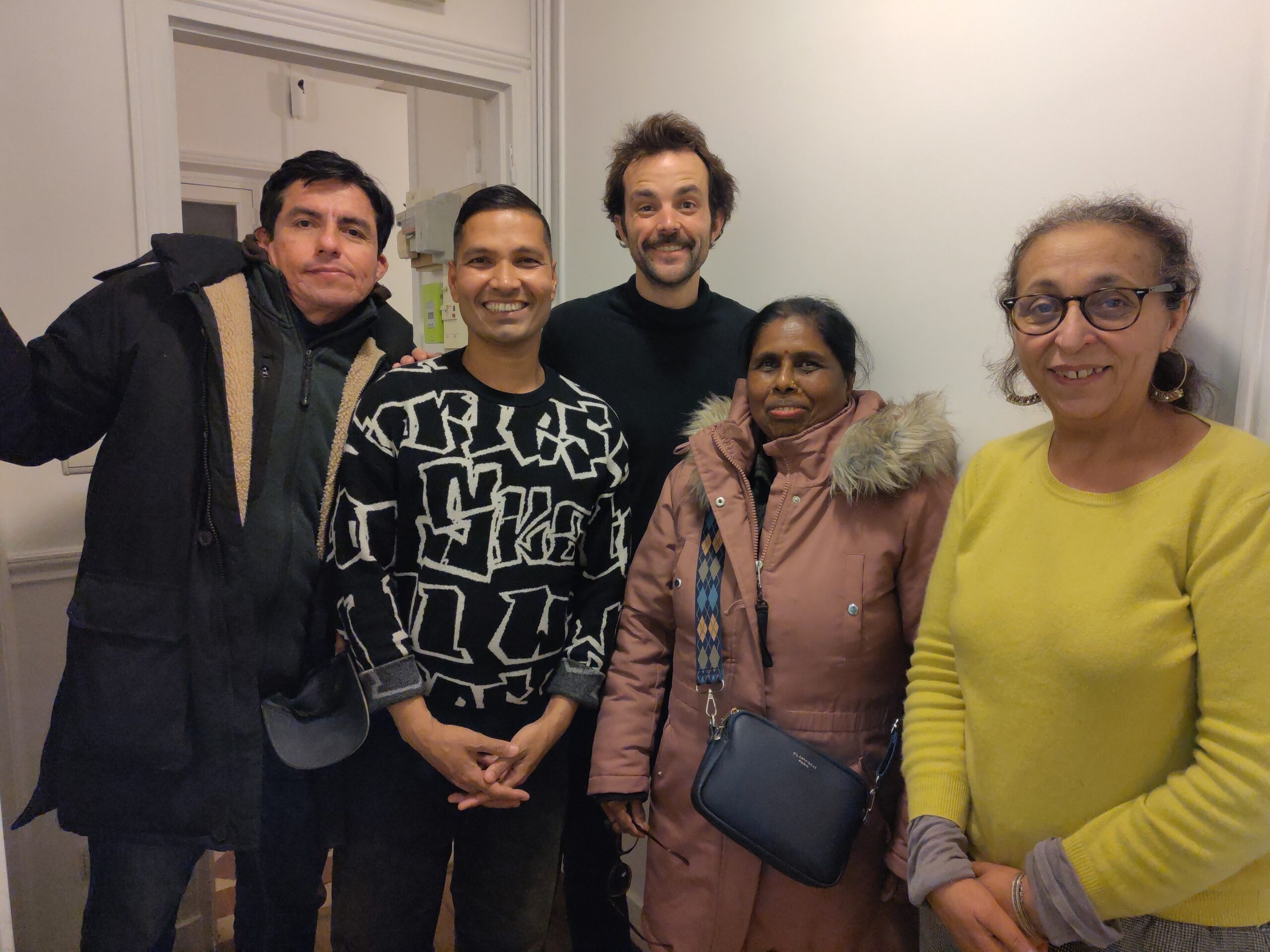 IMG_20251122_220339_BURST001